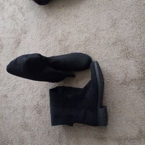 Suede black boots